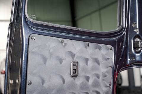 Volkswagen Transporter 2.0 T30 Diesel 150PS DSG Kombi Van LWB - U3038