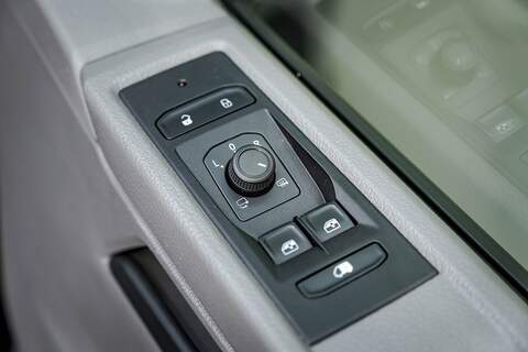 Volkswagen Transporter 2.0 T30 Diesel 150PS DSG Kombi Van LWB - U3038