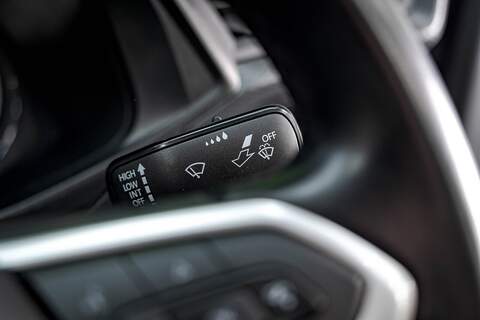 Volkswagen Transporter 2.0 T30 Diesel 150PS DSG Kombi Van LWB - U3038