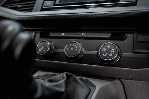 Volkswagen Transporter 2.0 T30 Diesel 150PS DSG Kombi Van LWB - U3038