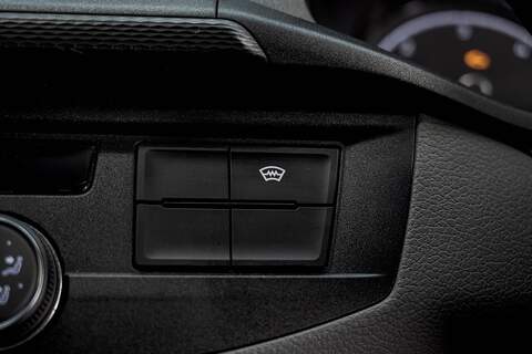 Volkswagen Transporter 2.0 T30 Diesel 150PS DSG Kombi Van LWB - U3038