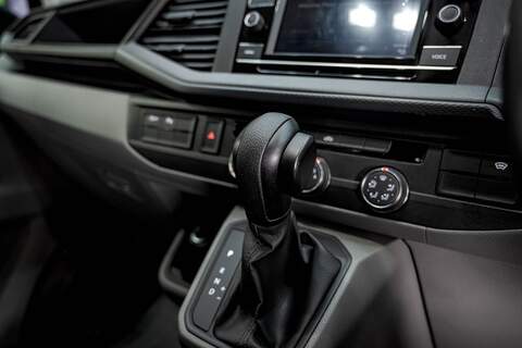 Volkswagen Transporter 2.0 T30 Diesel 150PS DSG Kombi Van LWB - U3038