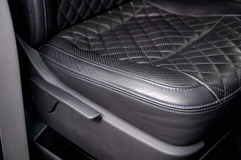 Volkswagen Transporter 2.0 T30 Diesel 150PS DSG Kombi Van LWB - U3038