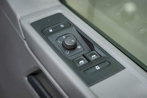 Volkswagen Transporter 2023 T6.1 T28 150PS DSG HIGHLINE KOMBI LWB ASCOT GREY - U5960