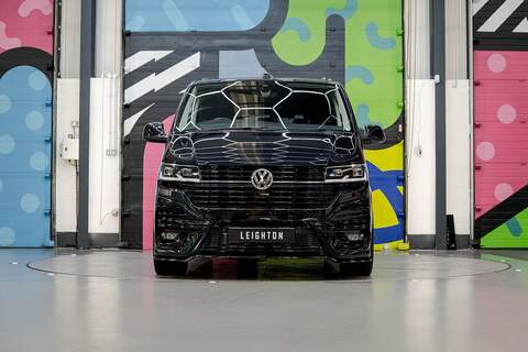 Volkswagen Transporter 2022 T6.1 T32 SWB 2.0BiTDI 204PS DSG Kombi LV-R  Pack Deep Black Pearl - U5966