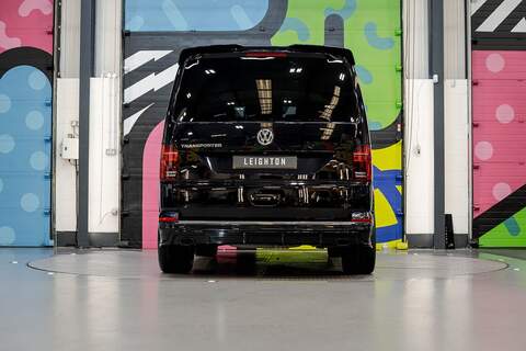 Volkswagen Transporter 2022 T6.1 T32 SWB 2.0BiTDI 204PS DSG Kombi LV-R  Pack Deep Black Pearl - U5966