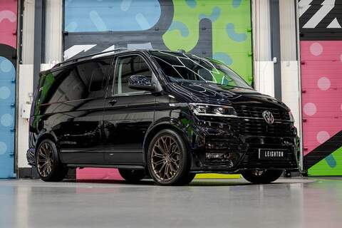 Volkswagen Transporter 2022 T6.1 T32 SWB 2.0BiTDI 204PS DSG Kombi LV-R  Pack Deep Black Pearl - U5966