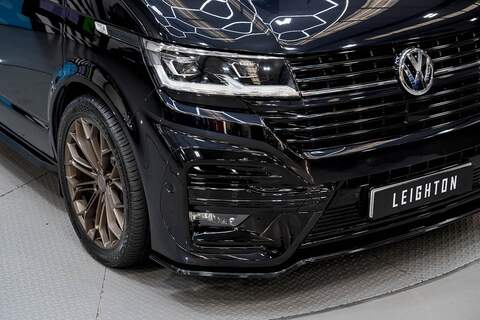 Volkswagen Transporter 2022 T6.1 T32 SWB 2.0BiTDI 204PS DSG Kombi LV-R  Pack Deep Black Pearl - U5966