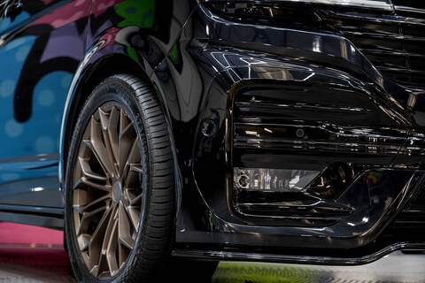 Volkswagen Transporter 2022 T6.1 T32 SWB 2.0BiTDI 204PS DSG Kombi LV-R  Pack Deep Black Pearl - U5966