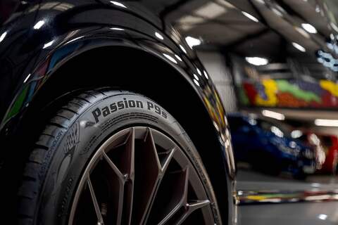 Volkswagen Transporter 2022 T6.1 T32 SWB 2.0BiTDI 204PS DSG Kombi LV-R  Pack Deep Black Pearl - U5966