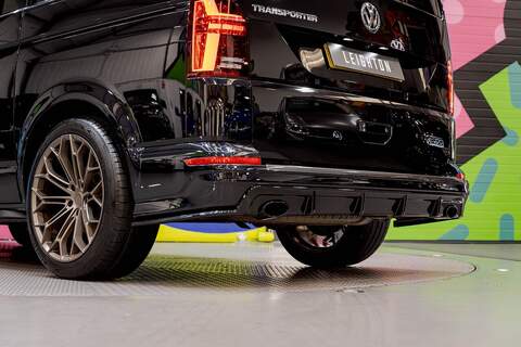 Volkswagen Transporter 2022 T6.1 T32 SWB 2.0BiTDI 204PS DSG Kombi LV-R  Pack Deep Black Pearl - U5966