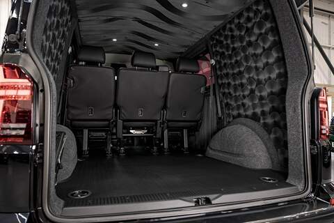 Volkswagen Transporter 2022 T6.1 T32 SWB 2.0BiTDI 204PS DSG Kombi LV-R  Pack Deep Black Pearl - U5966