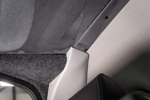 Volkswagen Transporter 2022 T6.1 T32 SWB 2.0BiTDI 204PS DSG Kombi LV-R  Pack Deep Black Pearl - U5966