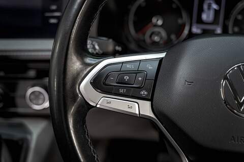 Volkswagen Transporter 2022 T6.1 T32 SWB 2.0BiTDI 204PS DSG Kombi LV-R  Pack Deep Black Pearl - U5966