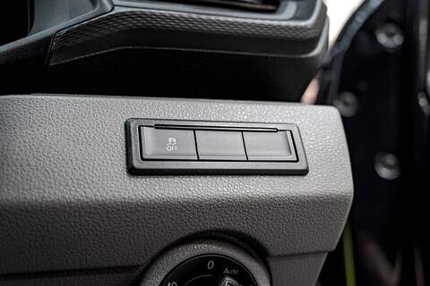 Volkswagen Transporter 2022 T6.1 T32 SWB 2.0BiTDI 204PS DSG Kombi LV-R  Pack Deep Black Pearl - U5966