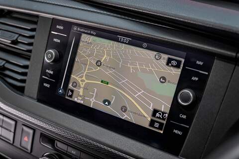 Volkswagen Transporter 2022 T6.1 T32 SWB 2.0BiTDI 204PS DSG Kombi LV-R  Pack Deep Black Pearl - U5966