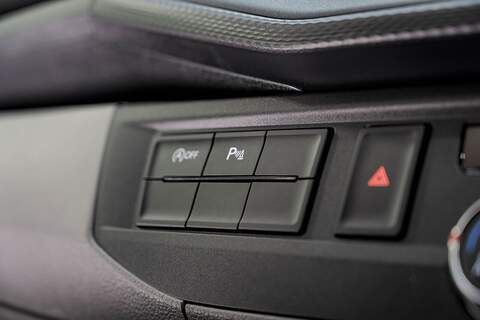 Volkswagen Transporter 2022 T6.1 T32 SWB 2.0BiTDI 204PS DSG Kombi LV-R  Pack Deep Black Pearl - U5966