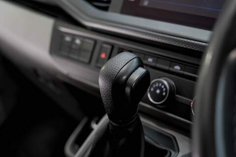 Volkswagen Transporter 2022 T6.1 T32 SWB 2.0BiTDI 204PS DSG Kombi LV-R  Pack Deep Black Pearl - U5966