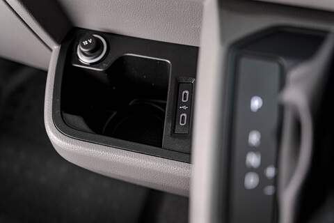 Volkswagen Transporter 2022 T6.1 T32 SWB 2.0BiTDI 204PS DSG Kombi LV-R  Pack Deep Black Pearl - U5966