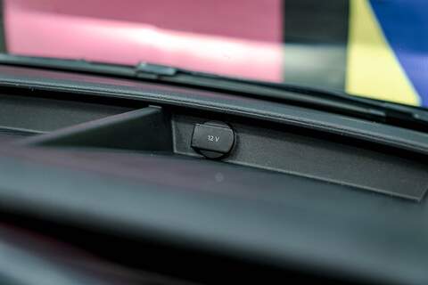 Volkswagen Transporter 2022 T6.1 T32 SWB 2.0BiTDI 204PS DSG Kombi LV-R  Pack Deep Black Pearl - U5966