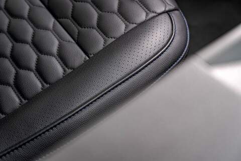 Volkswagen Transporter 2022 T6.1 T32 SWB 2.0BiTDI 204PS DSG Kombi LV-R  Pack Deep Black Pearl - U5966