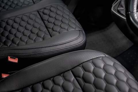 Volkswagen Transporter 2022 T6.1 T32 SWB 2.0BiTDI 204PS DSG Kombi LV-R  Pack Deep Black Pearl - U5966