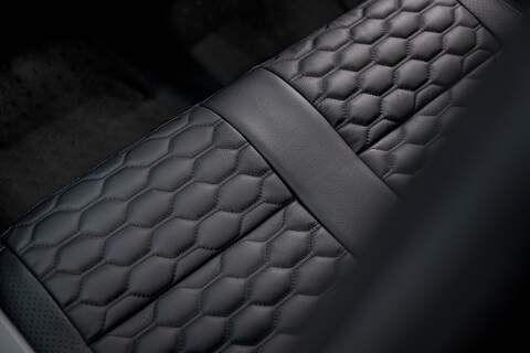 Volkswagen Transporter 2022 T6.1 T32 SWB 2.0BiTDI 204PS DSG Kombi LV-R  Pack Deep Black Pearl - U5966