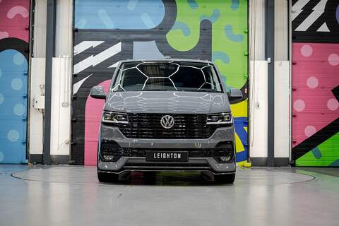 Volkswagen Transporter T6.1 T32 SWB 2.0BiTDI 204PS DSG Kombi LV-R  Pack Deep Black Pearl - U5987
