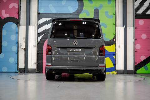 Volkswagen Transporter T6.1 T32 SWB 2.0BiTDI 204PS DSG Kombi LV-R  Pack Deep Black Pearl - U5987