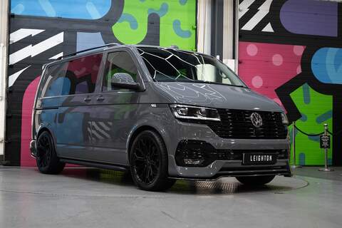 Volkswagen Transporter T6.1 T32 SWB 2.0BiTDI 204PS DSG Kombi LV-R  Pack Deep Black Pearl - U5987
