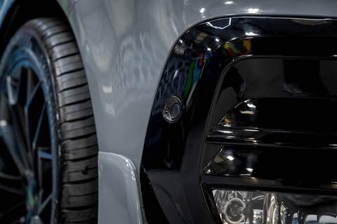 Volkswagen Transporter T6.1 T32 SWB 2.0BiTDI 204PS DSG Kombi LV-R  Pack Deep Black Pearl - U5987