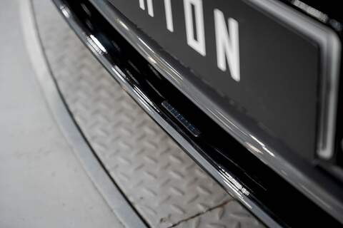 Volkswagen Transporter T6.1 T32 SWB 2.0BiTDI 204PS DSG Kombi LV-R  Pack Deep Black Pearl - U5987