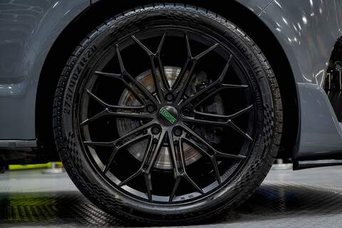 Volkswagen Transporter T6.1 T32 SWB 2.0BiTDI 204PS DSG Kombi LV-R  Pack Deep Black Pearl - U5987