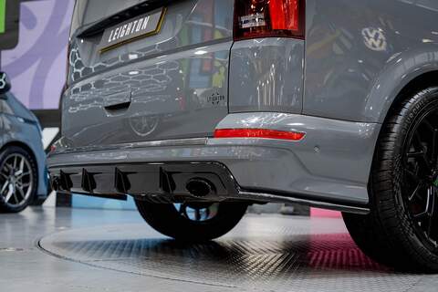 Volkswagen Transporter T6.1 T32 SWB 2.0BiTDI 204PS DSG Kombi LV-R  Pack Deep Black Pearl - U5987