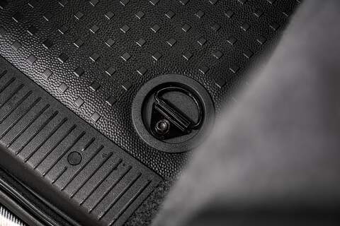 Volkswagen Transporter T6.1 T32 SWB 2.0BiTDI 204PS DSG Kombi LV-R  Pack Deep Black Pearl - U5987