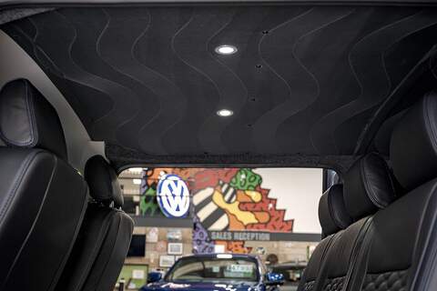 Volkswagen Transporter T6.1 T32 SWB 2.0BiTDI 204PS DSG Kombi LV-R  Pack Deep Black Pearl - U5987