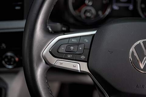 Volkswagen Transporter T6.1 T32 SWB 2.0BiTDI 204PS DSG Kombi LV-R  Pack Deep Black Pearl - U5987