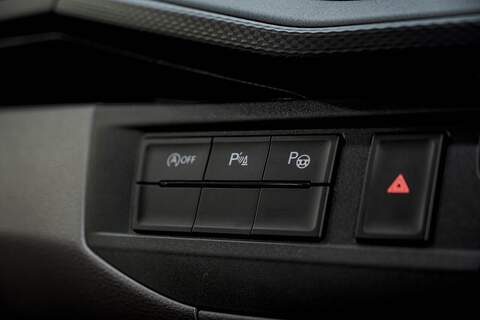 Volkswagen Transporter T6.1 T32 SWB 2.0BiTDI 204PS DSG Kombi LV-R  Pack Deep Black Pearl - U5987