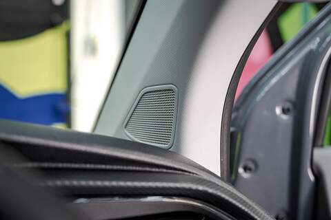 Volkswagen Transporter T6.1 T32 SWB 2.0BiTDI 204PS DSG Kombi LV-R  Pack Deep Black Pearl - U5987