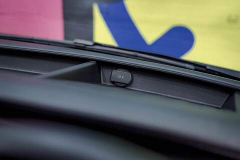 Volkswagen Transporter T6.1 T32 SWB 2.0BiTDI 204PS DSG Kombi LV-R  Pack Deep Black Pearl - U5987