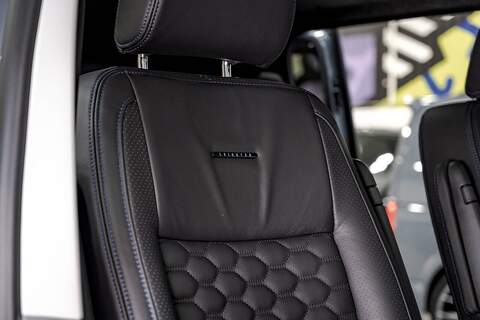 Volkswagen Transporter T6.1 T32 SWB 2.0BiTDI 204PS DSG Kombi LV-R  Pack Deep Black Pearl - U5987