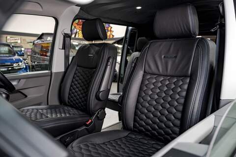 Volkswagen Transporter T6.1 T32 SWB 2.0BiTDI 204PS DSG Kombi LV-R  Pack Deep Black Pearl - U5987