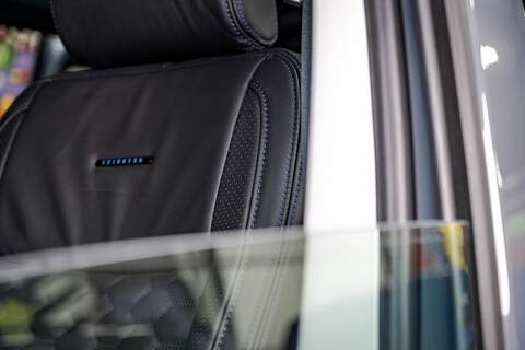 Volkswagen Transporter T6.1 T32 SWB 2.0BiTDI 204PS DSG Kombi LV-R  Pack Deep Black Pearl - U5987