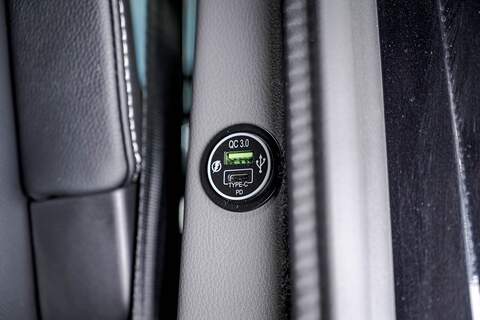 Volkswagen Transporter 2.0 T32 Diesel 150PS Manual Kombi Van SWB - U3210