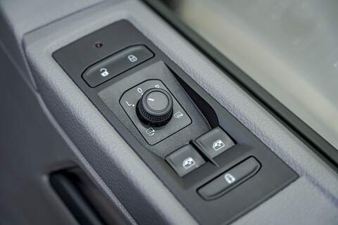 Volkswagen Transporter 2.0 T32 Diesel 150PS Manual Kombi Van SWB - U3210