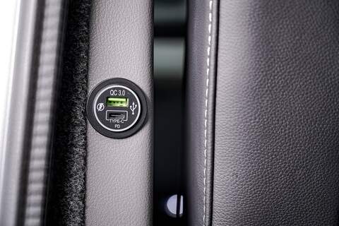 Volkswagen Transporter 2.0 T30 Diesel 150PS Manual Kombi Van LWB - U3193