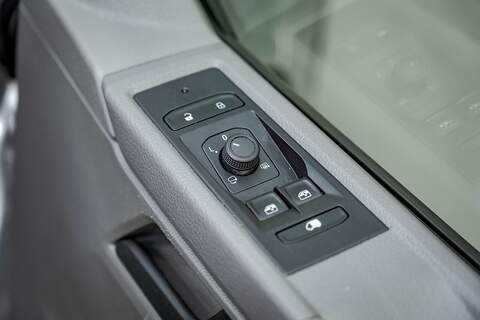 Volkswagen Transporter 2.0 T30 Diesel 150PS Manual Kombi Van LWB - U3193