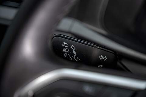 Volkswagen Transporter 2.0 T30 Diesel 150PS Manual Kombi Van LWB - U3193