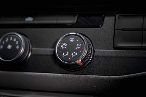 Volkswagen Transporter 2.0 T30 Diesel 150PS Manual Kombi Van LWB - U3193