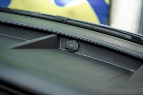 Volkswagen Transporter 2.0 T30 Diesel 150PS Manual Kombi Van LWB - U3193